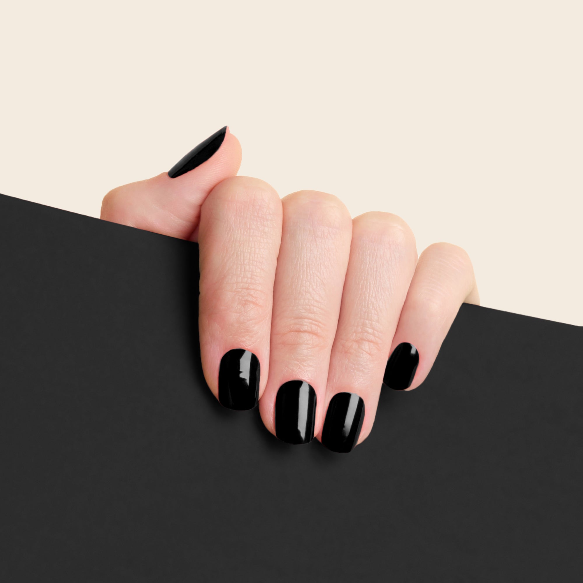 mesme Yumi Jet Black stay UV-Free Nail Wraps On Hand