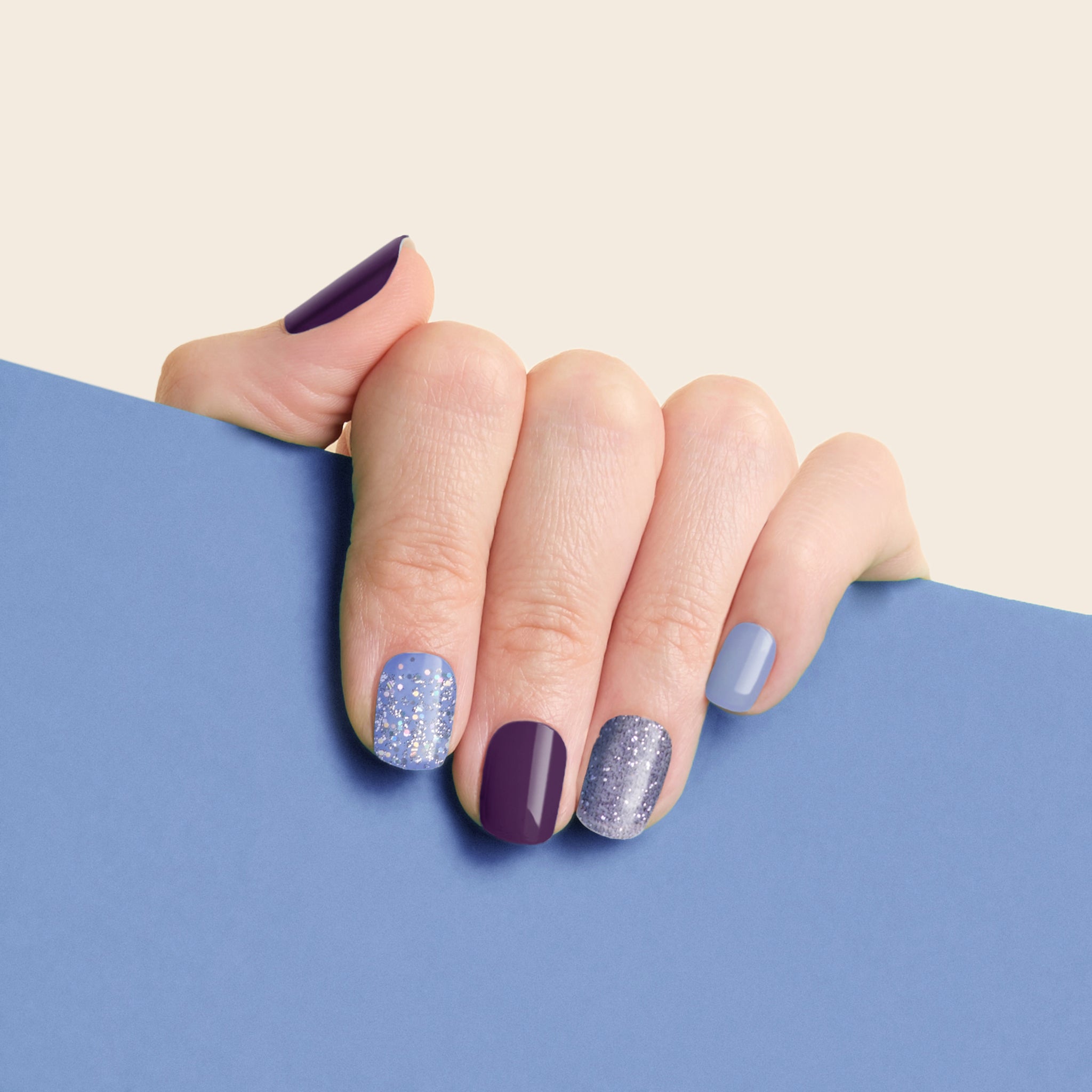 mesme Dawnielle Blue-Purple 10-Day UV-Free Nail Wraps On Hand